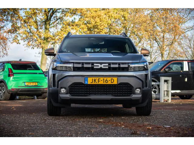 Dacia Duster extreme hybrid 140 2024 Hybride Benzine 2