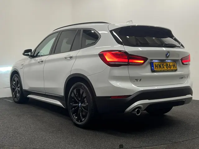 BMW X1 xDrive25e 2022 Hybride Benzine 5