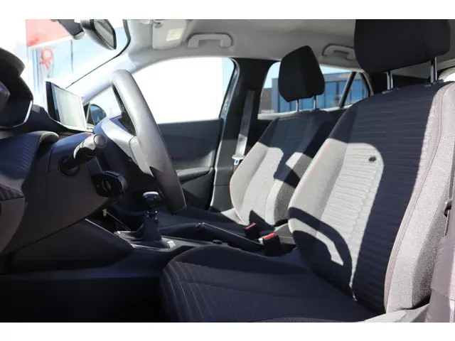 Peugeot 2008 1.2 PT ALLURE 2022 Benzine 6