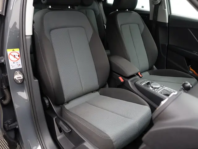 Audi Q2 1.0 TFSI Design Aut- 2018 Benzine 18