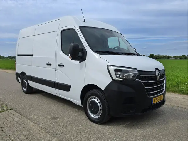 Renault Master T33 2.3 dCi 135 L2 H2 2022 Diesel 9