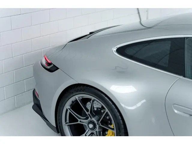 Porsche 911 4.0 GT3 Touring 2021 Benzine 16