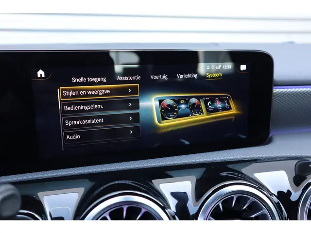 Mercedes-Benz A-Klasse 250 e Luxury 2021 Hybride Benzine 23