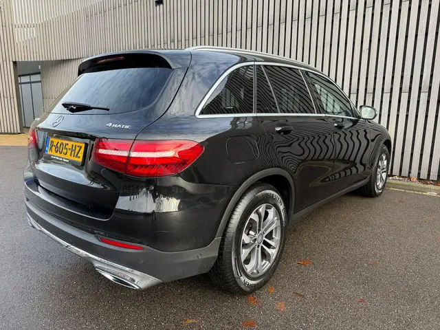 Mercedes-Benz GLC 250 d 4MATIC Prestige 2016 Diesel 31