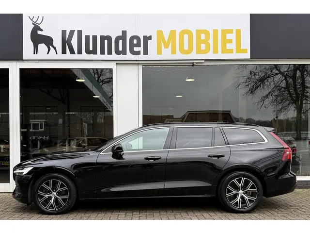 Volvo V60 2.0 B3 Core 2022 Benzine 2