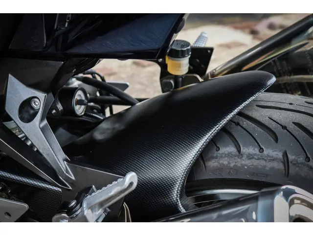 Kawasaki Z1000 Tour 2016 Benzine 10