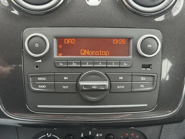 Dacia Sandero TCe 90 Laureate 2020 Benzine 17