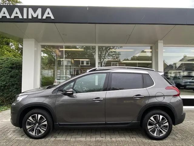 Peugeot 2008 1.2T 110pk Allure 2018 Benzine 3