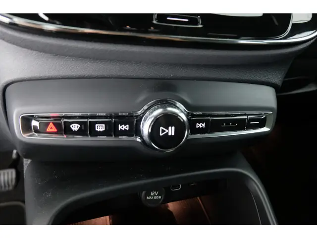 Volvo XC40 2.0 B4 Plus Dark 2024 Hybride Benzine 13