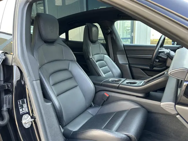 Porsche Taycan 4S Performance 84 kWh 2020 Elektrisch 22
