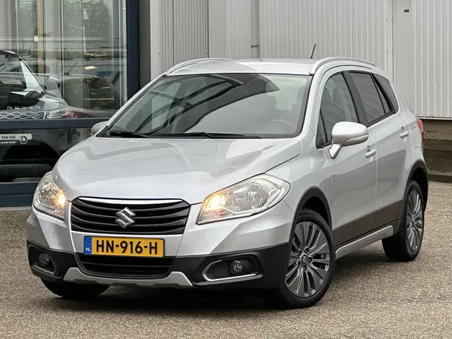 Suzuki S-Cross SX4 1.6 Exclusive 2015 Benzine 7