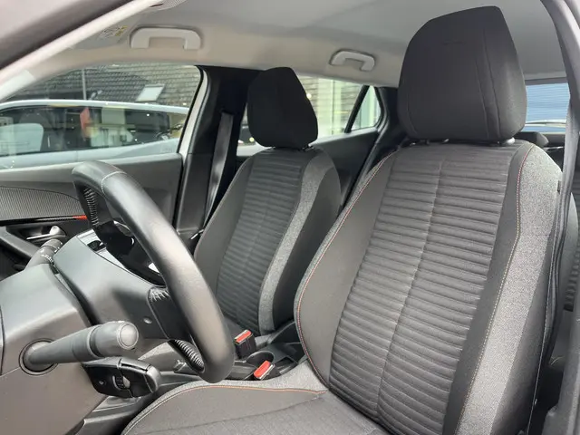 Peugeot 2008 1.2 Turbo 100 PK Active Pack 2021 Benzine 37