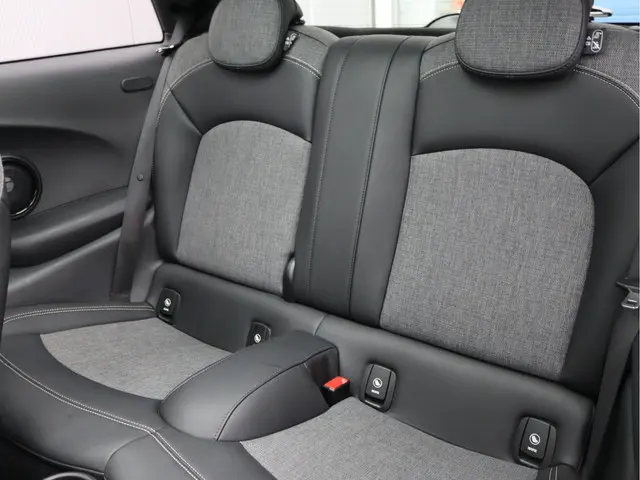 MINI Cooper Pepper 2018 Benzine 29