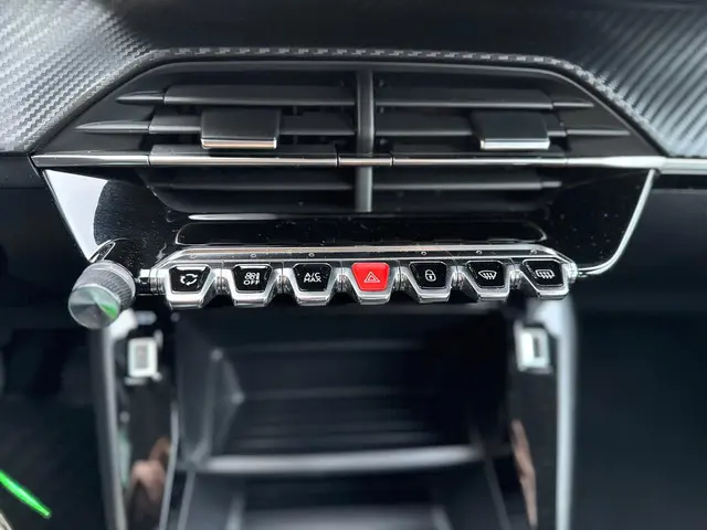 Peugeot 208 1.2 PureTech Active 2022 Benzine 16