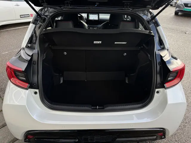 Toyota Yaris 1.5 Hybrid GR Sport 2023 Hybride Benzine 7
