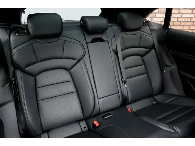 Porsche Taycan Sport Turismo 79 kWh | 2023 Elektrisch 31