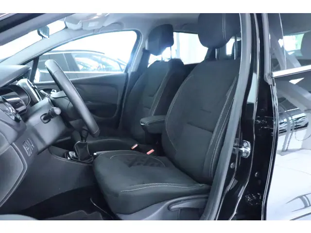 Renault Clio Estate 0.9 TCe Limited 2020 Benzine 8