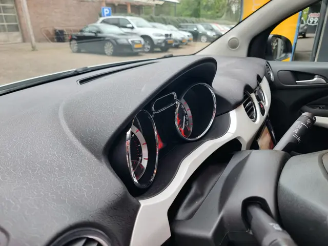 Opel ADAM 1.2 Jam 2013 Benzine 21