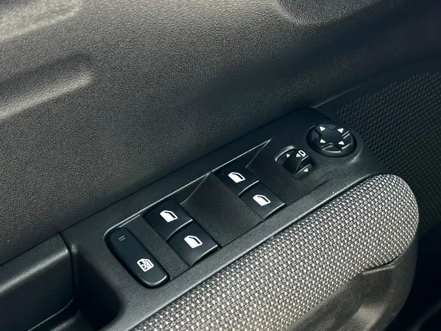 Citroën C3 Aircross 1.2 PureTech S&S Shine 2020 Benzine 15