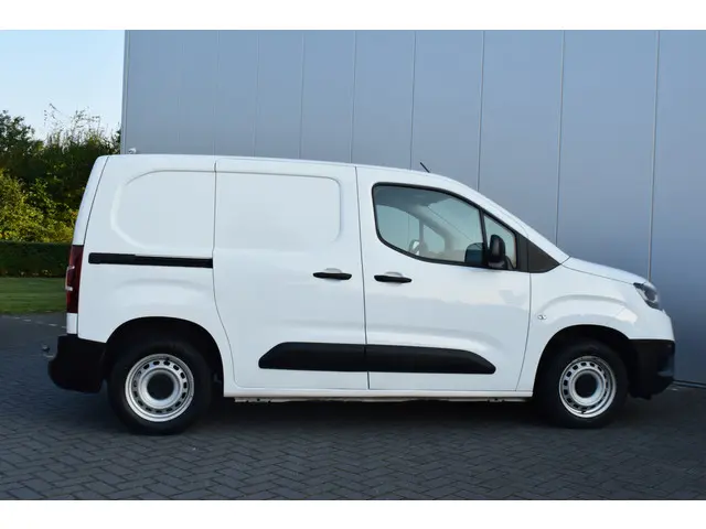 Toyota ProAce CITY 1.5 D-4D Cool Comfort 2020 Diesel 8