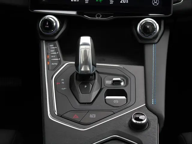 Lynk & Co 01 1.5 2025 Hybride Benzine 17