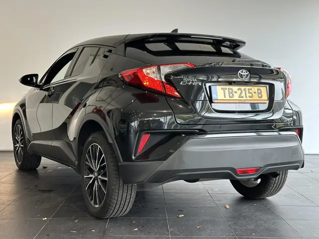 Toyota C-HR 1.2 Urban 2018 Benzine 6