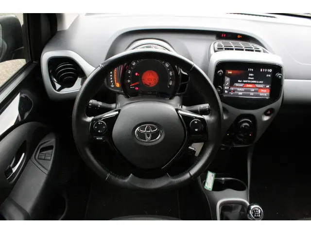 Toyota Aygo 1.0 VVT-i x-play 2020 Benzine 11