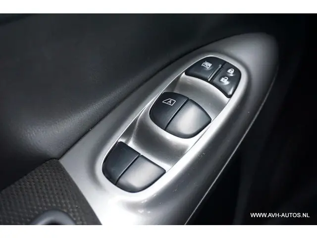 Nissan Juke 1.6 Visia 2017 Benzine 17