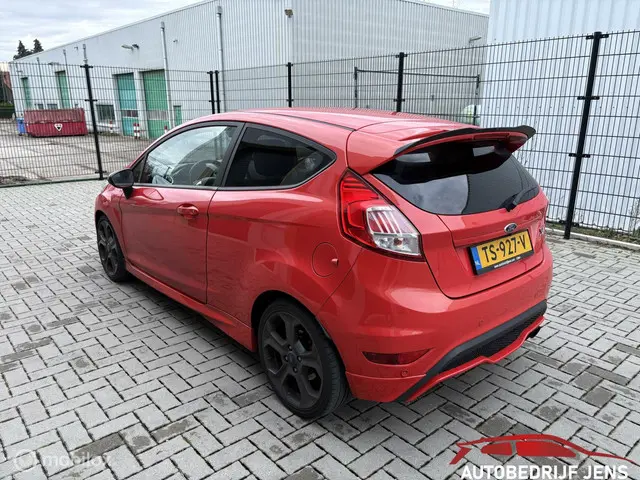 Ford Fiesta 1.6 ST2 | RECARO | Cruise |PDC | Camera 2016 Benzine 9