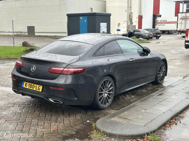 Mercedes-Benz E-Klasse Coupé 200 AMG Line 2021 Benzine 5