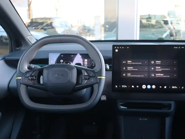 Lynk & Co 02 More 66 kWh 2026 Elektrisch 21