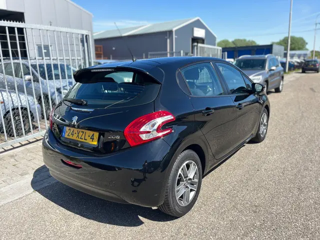 Peugeot 208 1.2 VTi Active 2012 Benzine 6