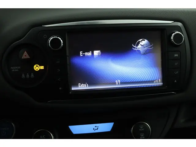 Toyota Yaris 1.5 Hybrid Dynamic 2015 Hybride Benzine 47