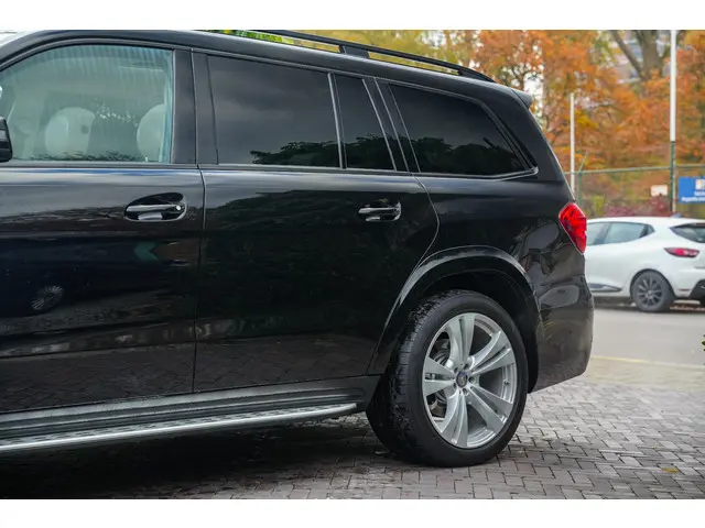 Mercedes-Benz GLS 400 4MATIC 2019 Benzine 35