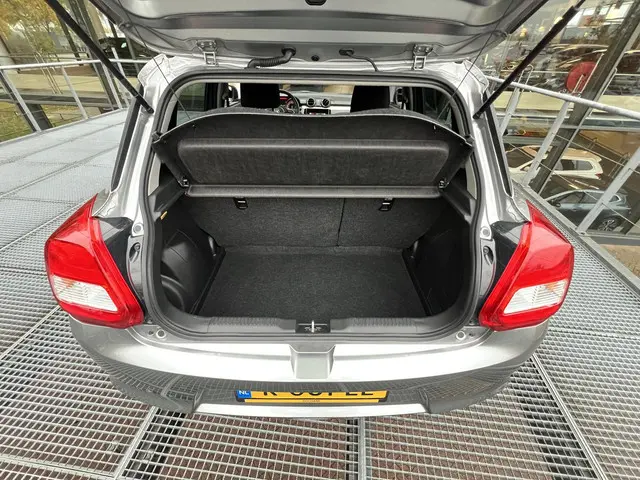 Suzuki Swift 1.2 Select Smart Hybrid 2021 Benzine 9