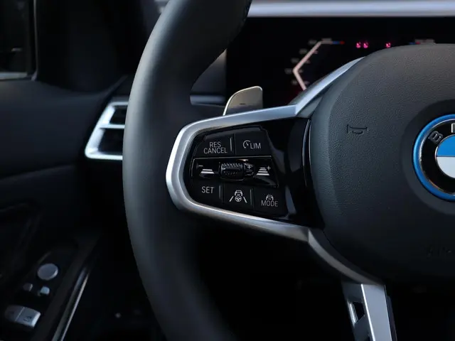 BMW 3 Serie 330e Sedan 2025 Hybride Benzine 24