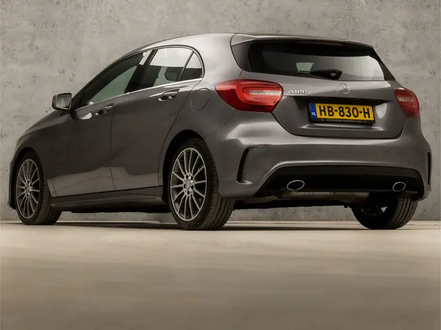 Mercedes-Benz A-Klasse 180 AMG Sport 2015 Benzine 3