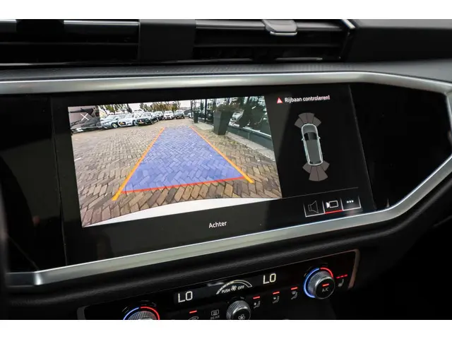 Audi Q3 35 TFSI S edition|PANO|LEER|CAMERA 2019 Benzine 38