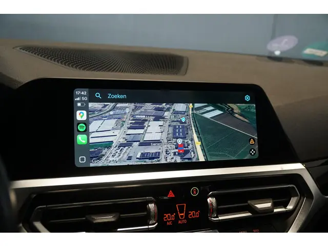 BMW 3 Serie Touring 318i High Executive 2021 Benzine 30