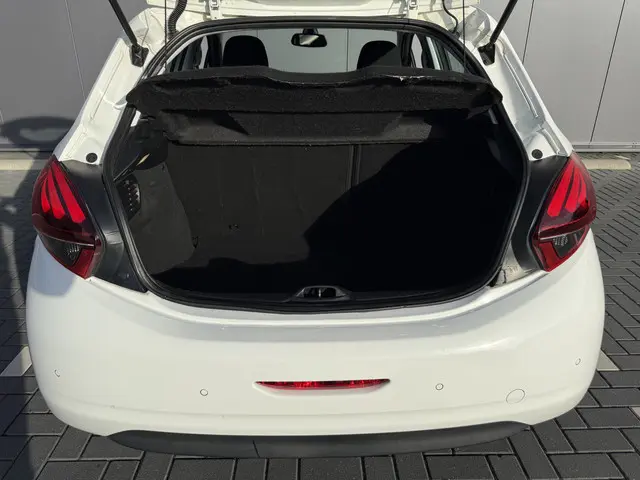 Peugeot 208 1.2 PureTech Active 2018 Benzine 22