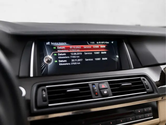 BMW 5 Serie 535i High Executive 2016 Benzine 25