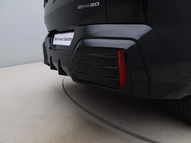 BMW iX2 eDrive20 65kWh 2024 Elektrisch 22
