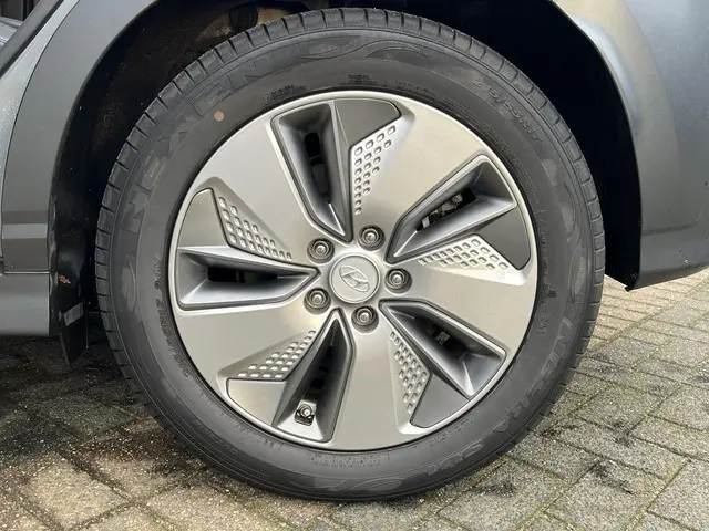 Hyundai Kona EV Premium 64 kWh 2020 Elektrisch 14