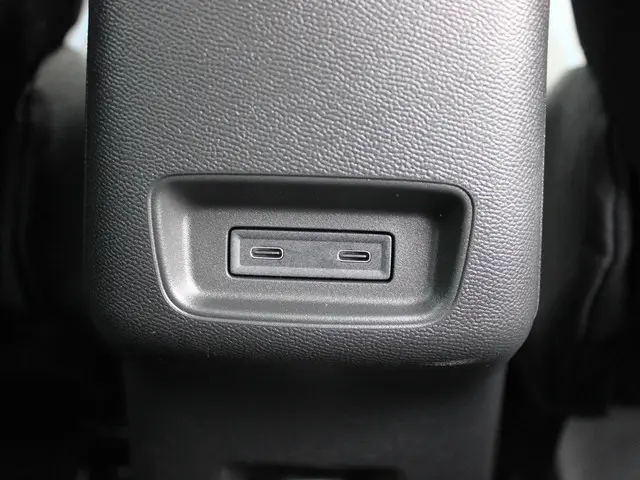 Citroën C3 HYBRID 110 PLUS 2025 Hybride Benzine 23