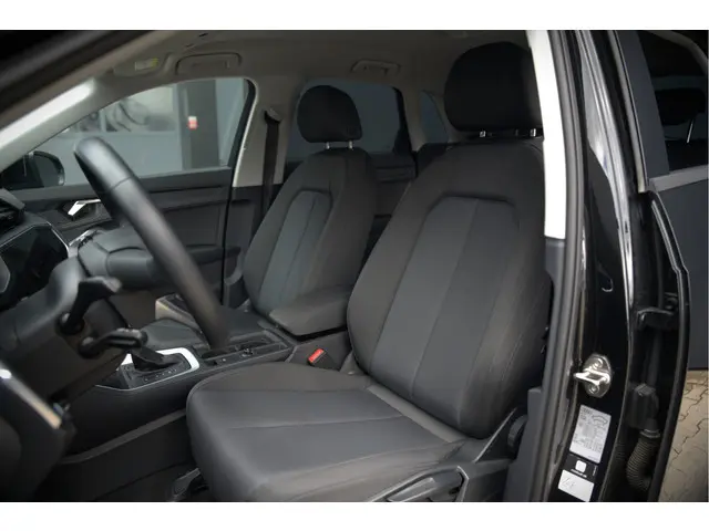 Audi Q3 45 TFSI e Advanced edition 2021 Hybride Benzine 3