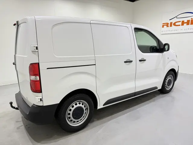 Toyota ProAce Compact 1.5 D-4D Cool Comfort 2021 Diesel 6