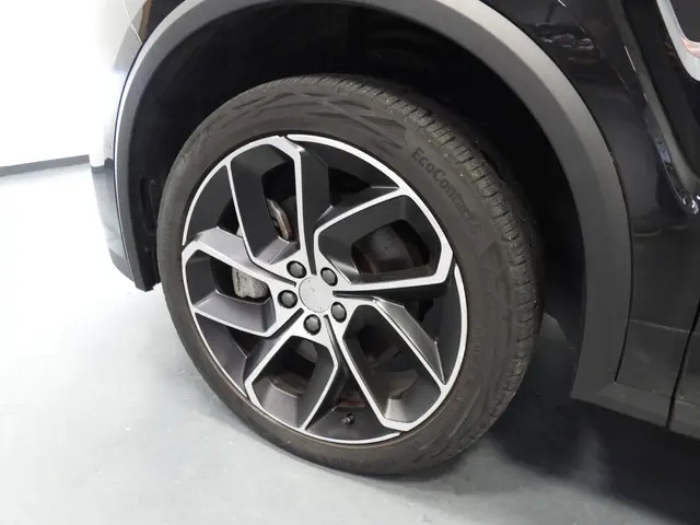 Lynk & Co 01 1.5 PHEV BlackLine 2023 Hybride Benzine 43