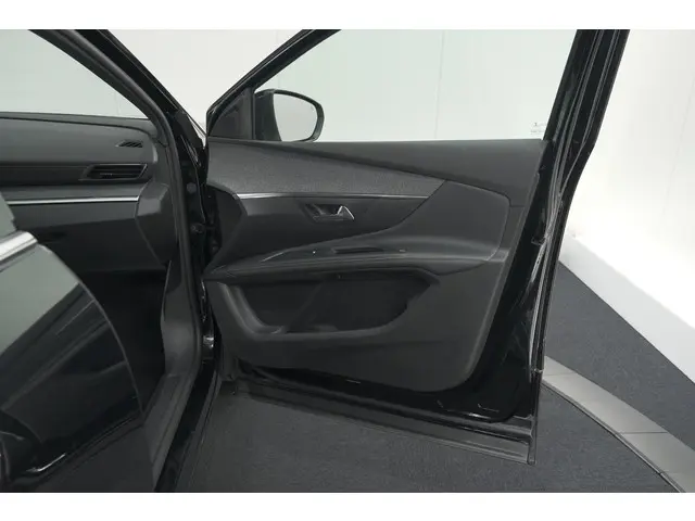 Peugeot 5008 PureTech 130 EAT8 GT Line 2020 Benzine 56