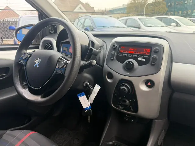 Peugeot 108 1.0 e-VTi Active 2014 Benzine 15