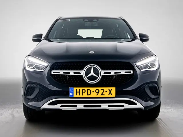 Mercedes-Benz GLA 250 e Luxury Line 2023 Hybride Benzine 22